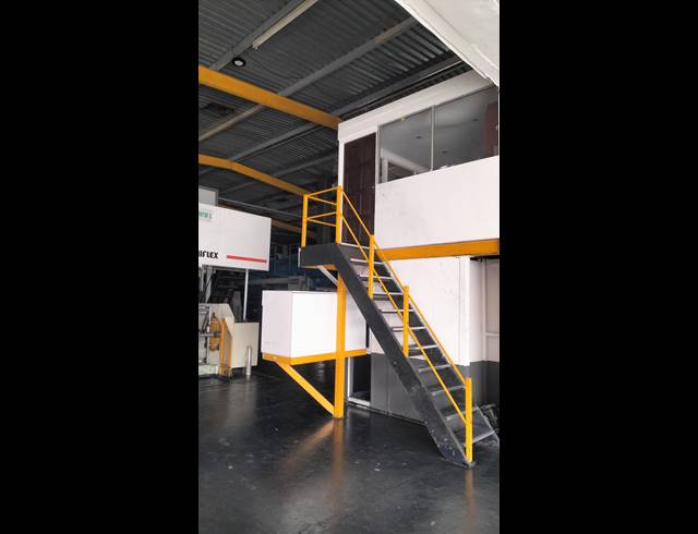 1,200M² FACTORY TO LET IN SPRINGFIELD PARK